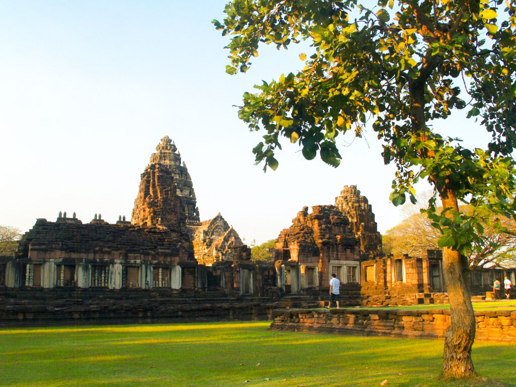 พาแฟนไปเที่ยวสถานที่สำคัญทางประวัติศาสตร์