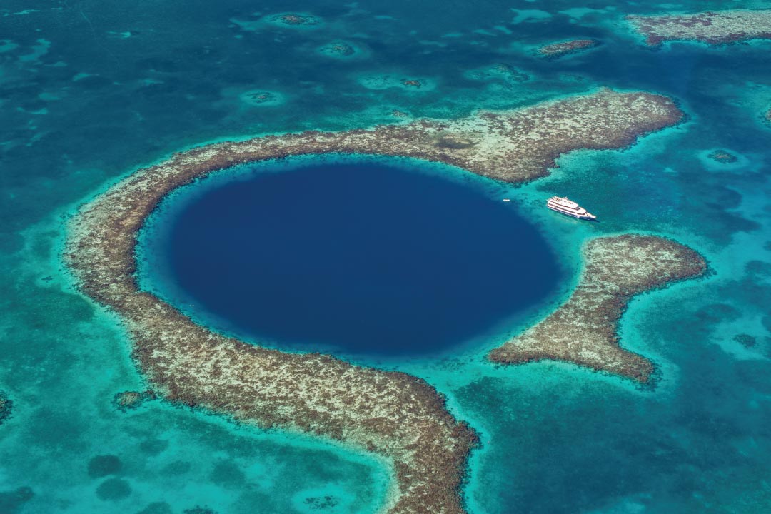 The Great Blue Hole ประเทศเบลิซ