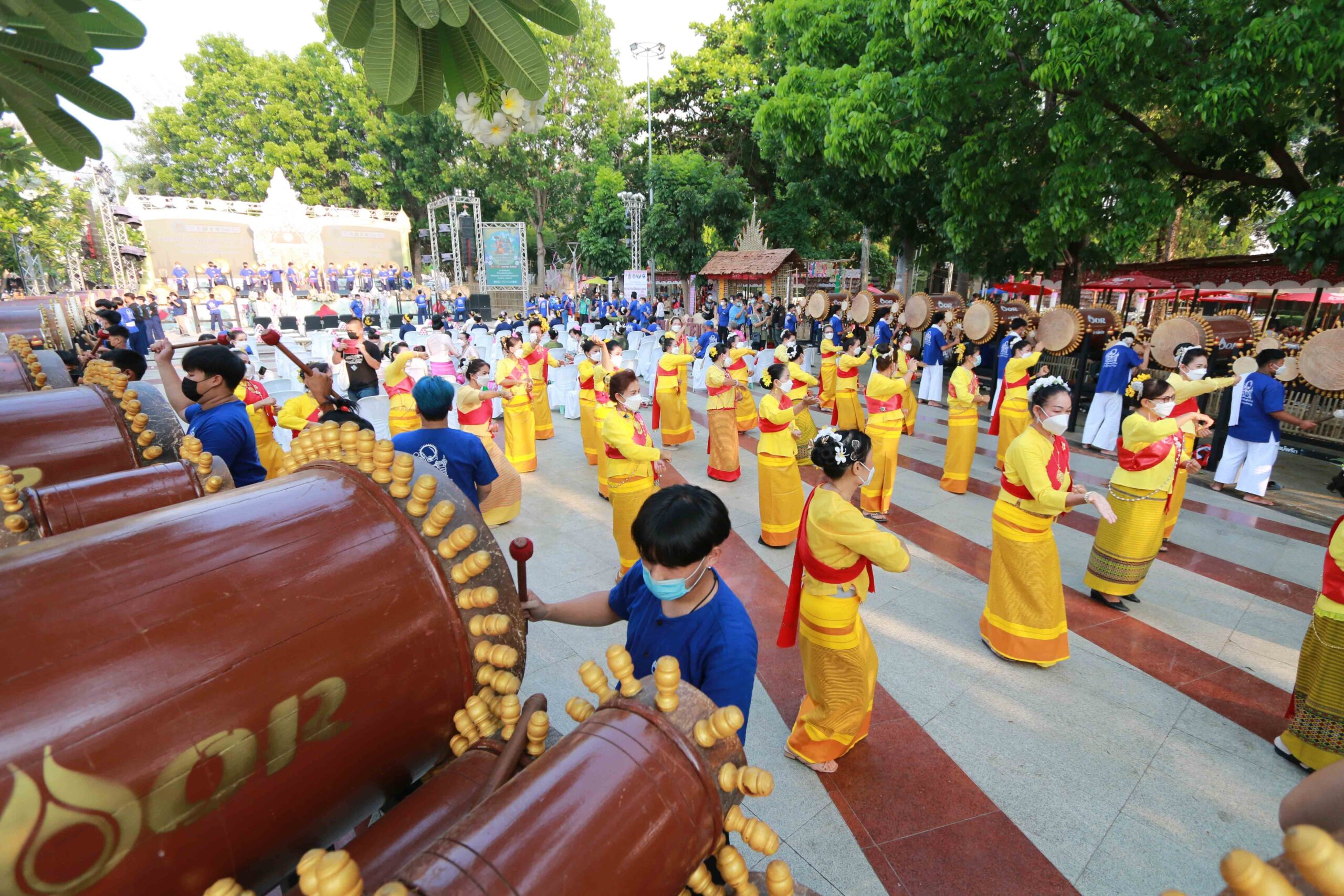 1. งานสลุงหลวง กลองใหญ่ ปี๋ใหม่เมือง นครลำปาง 