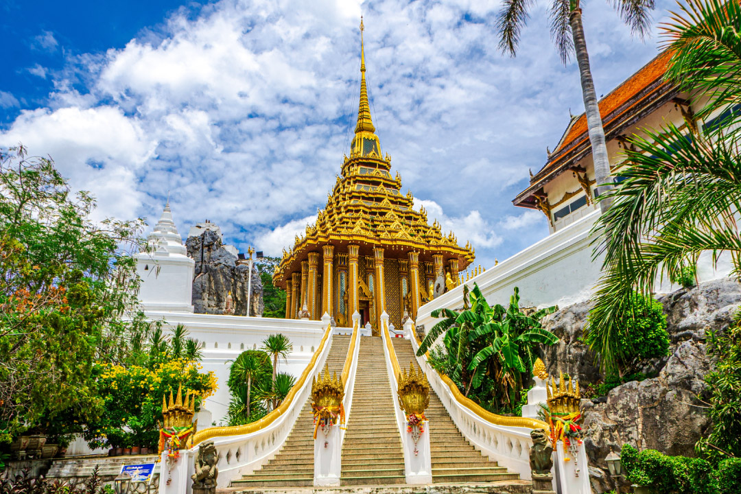 7. วัดพระพุทธบาท ราชวรมหาวิหาร