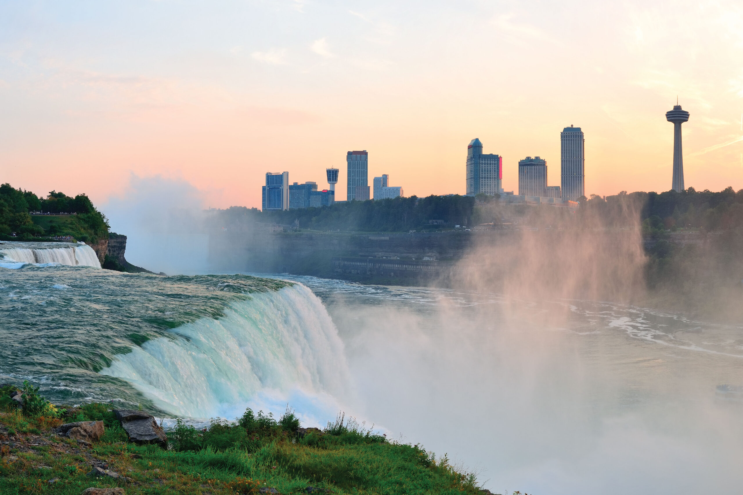 น้ำตกไนแองการ่า (Niagara Falls)