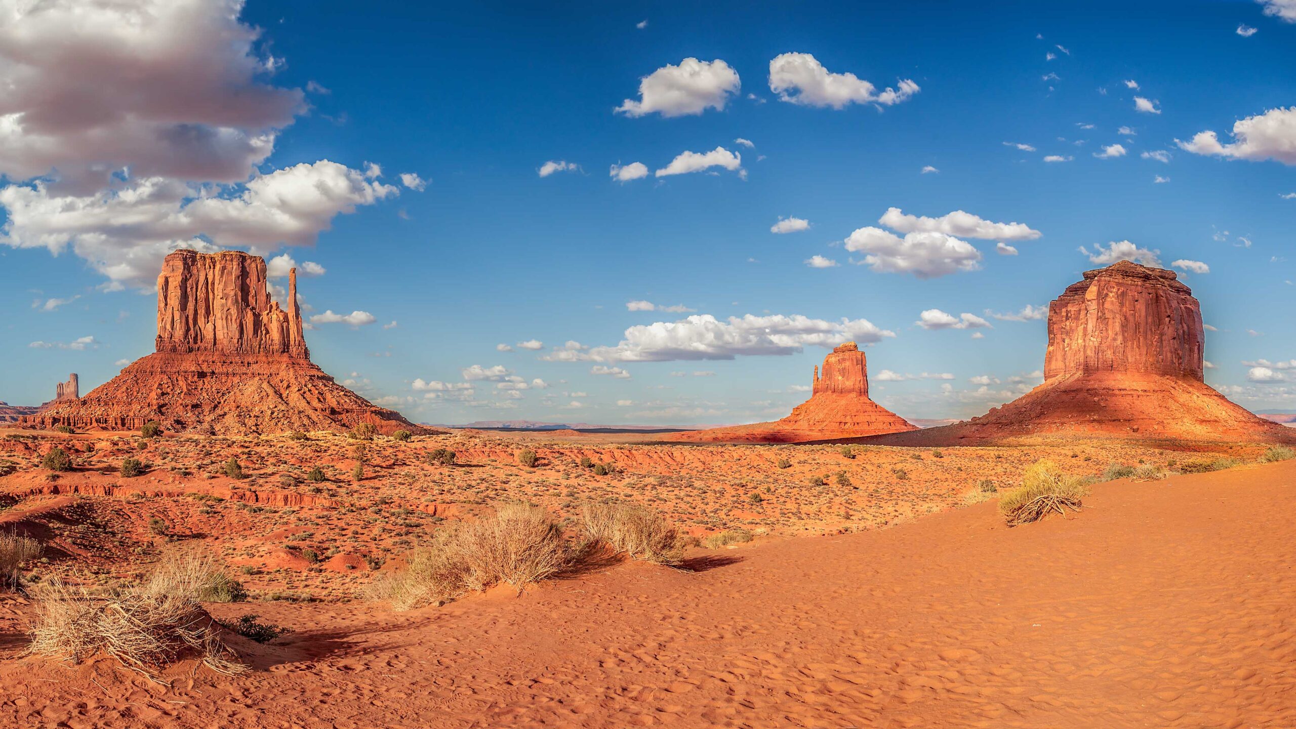 หุบเขาโมนูเมนต์ - Monument Valley, Utah and Arizona