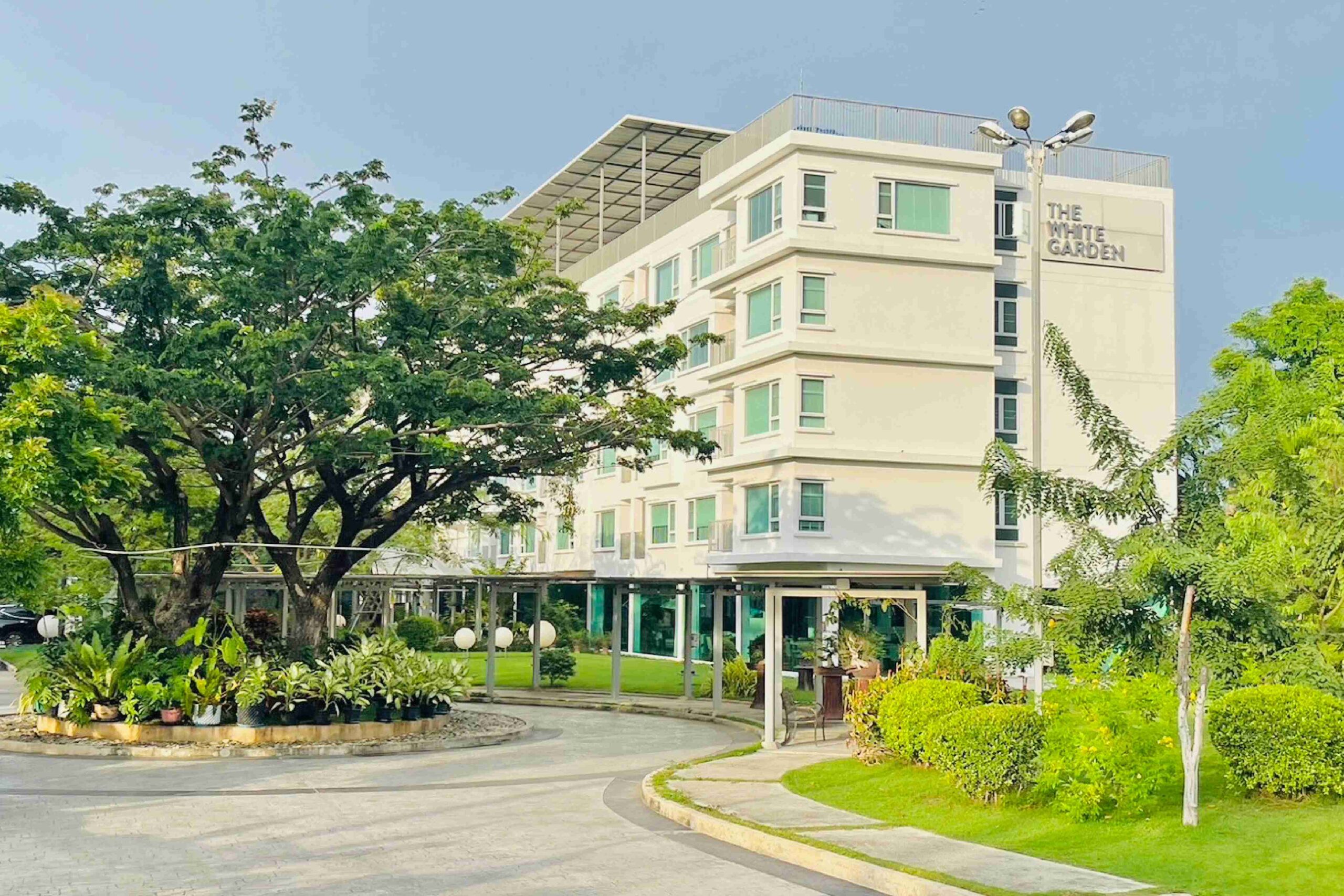  The White Garden Premier Saraburi
