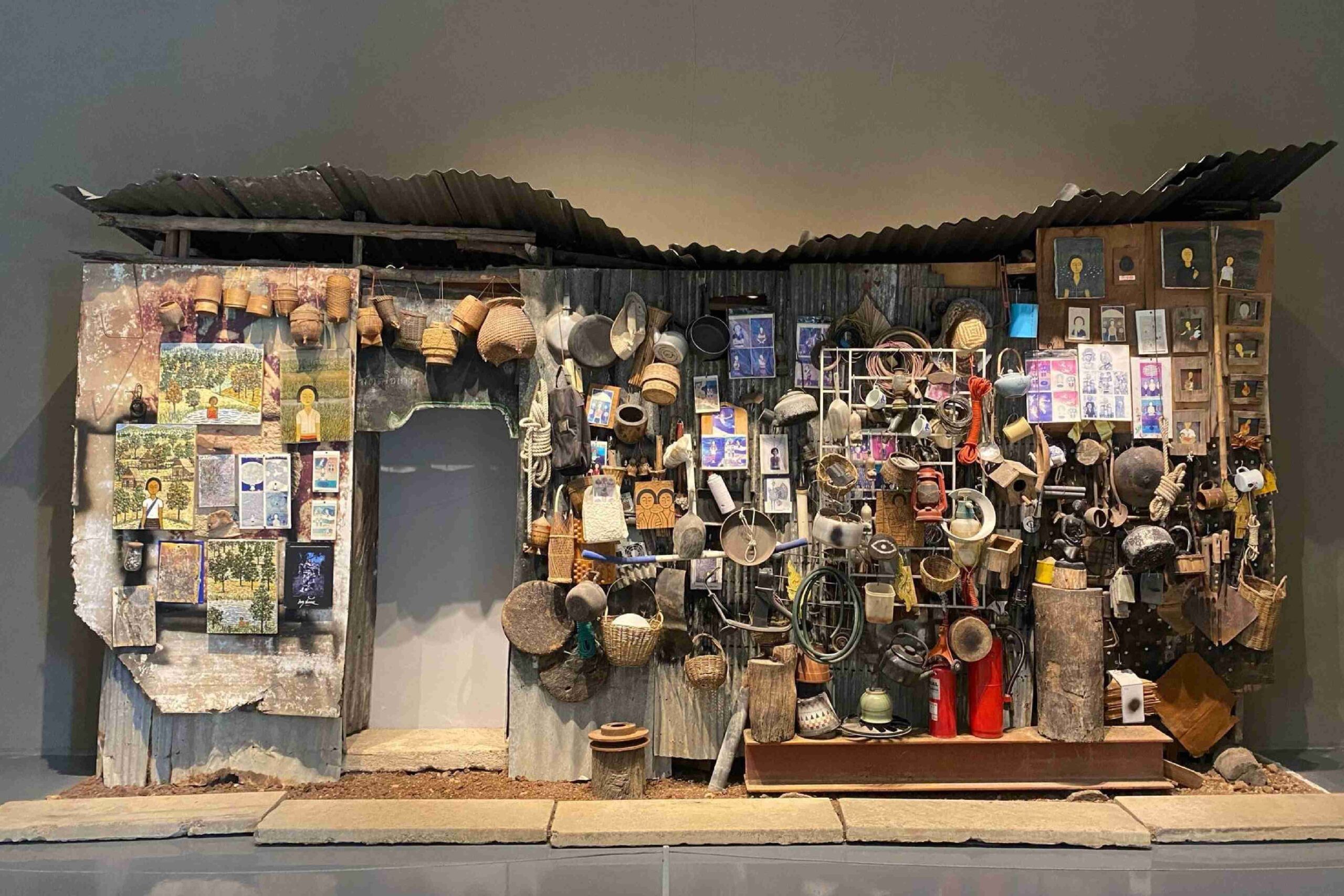 Artistic Cafe and Souvenir Shop