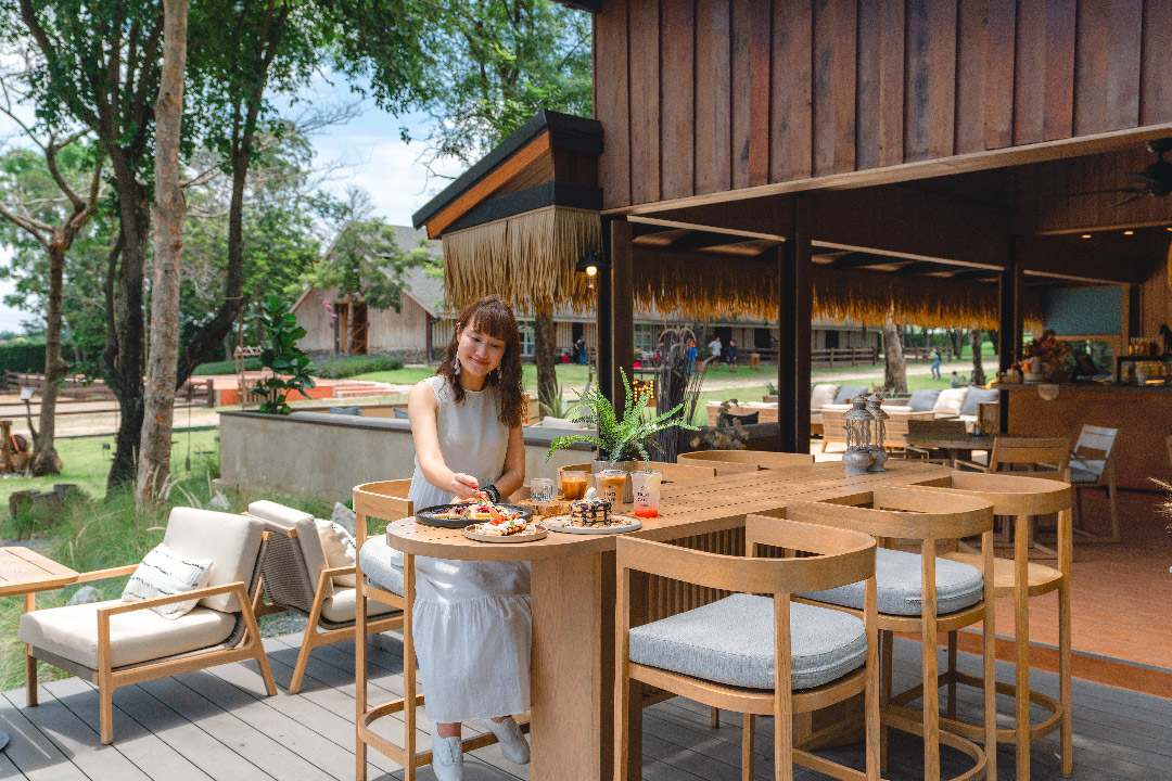 Charming Cafés