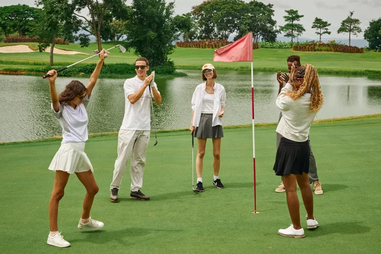 คู่มือวางแผนทริปออกรอบ สนามกอล์ฟ เขาใหญ่ รวมแพ็กเกจ Play & Stay พักผ่อนหรูสไตล์ยุโรป ครบจบในที่เดียว